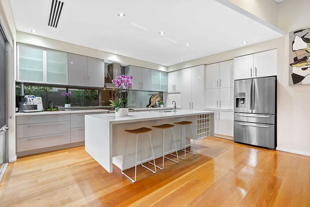 North Perth 4બેડરૂમ ALL OFFERS PRESENTED-  ENTERTAINERS DELIGHT