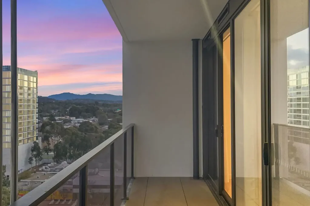 Phillip 1Habitaciones Massively Reduced to $387,000 | Strong 6.98% Gross Yield in the Heart of Woden