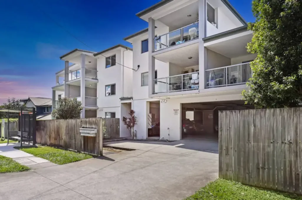 Modern 3 Bedroom apartment in Chermside with secure parking!