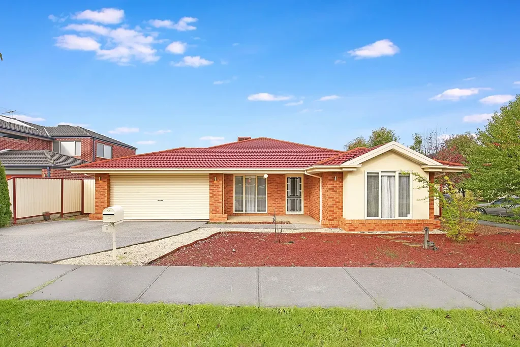 Modern 5 Bedroom family home in Prestigious Collegeview Estate