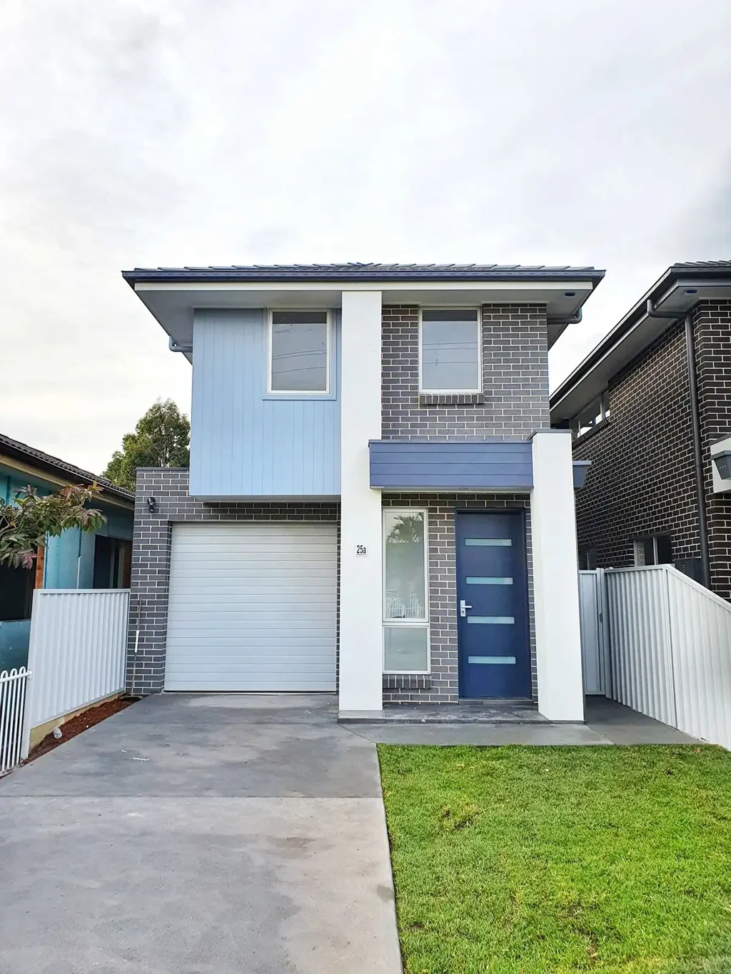 Immaculate 4 Bedroom Built And Custom Design Duplex In Prime Location Of Canley Heights