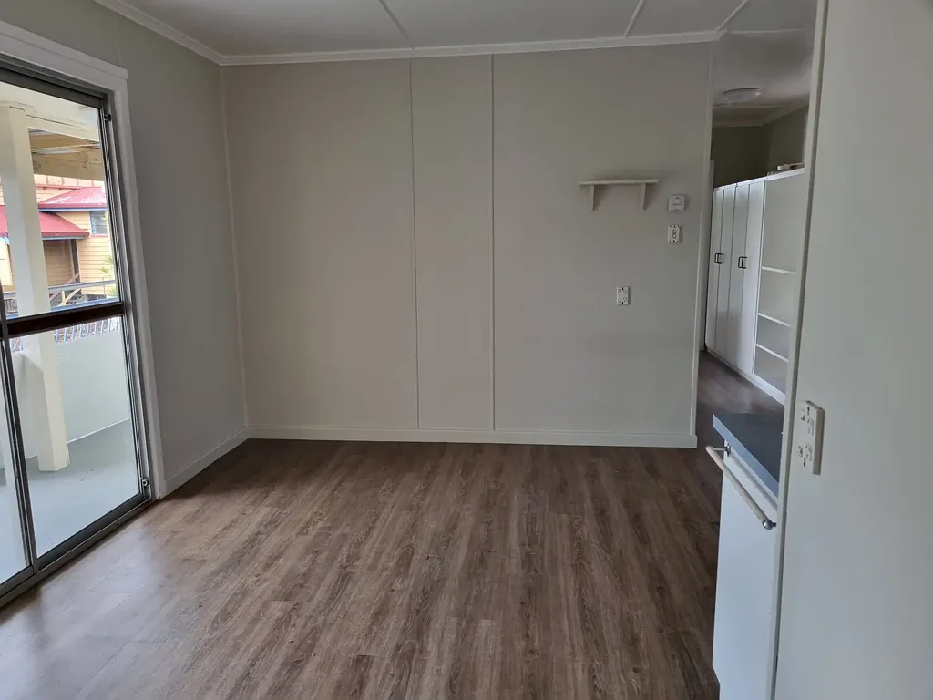 ESPLANADE POSITION - FULLY RENOVATED