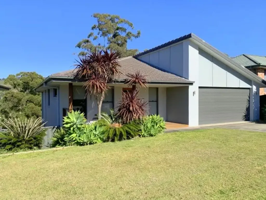 SPACIOUS AND MODERN HOME