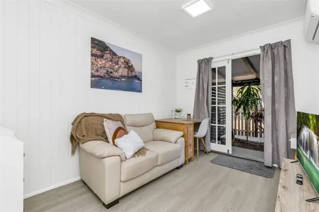 FANTASTIC STUDIO UNIT IN LABRADOR