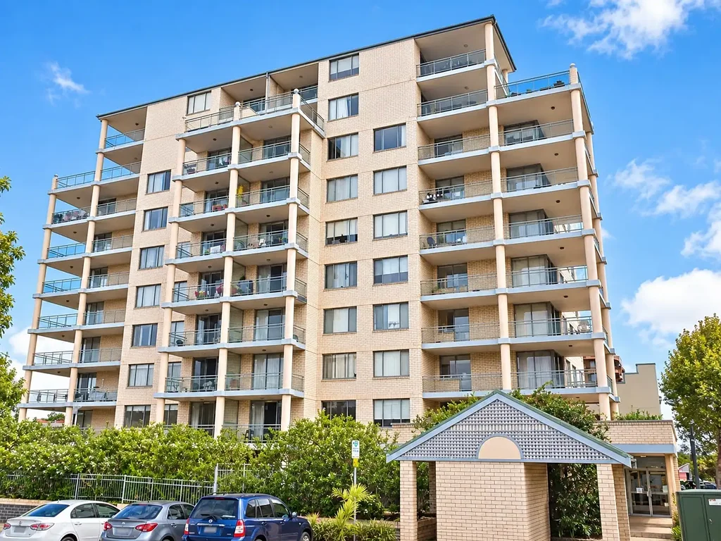 Spacious Two-Bedroom Apartment in the Heart of Kingsford