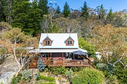 30 Rushes Bay Avenue, East Jindabyne