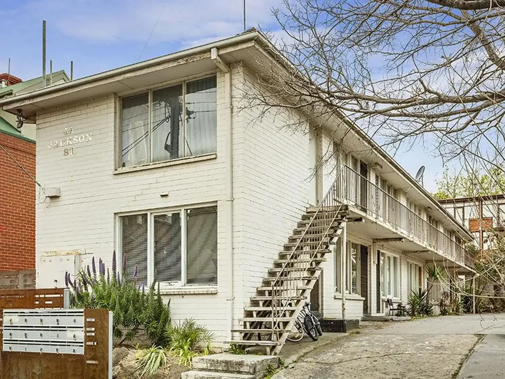 St Kilda FIRST FLOOR STRATA STUDIO
