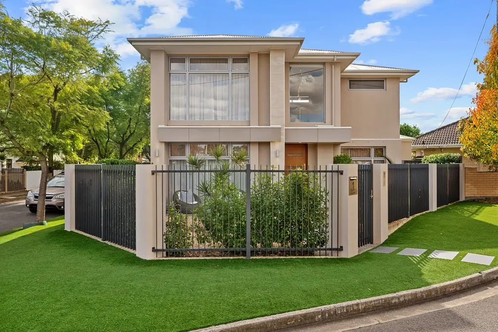 Somerton Park 3ห้องนอน A coastal reset where every detail earns its place