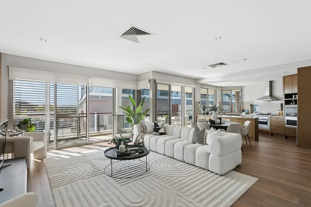 Claremont 3ห้องนอน Light, Space & Lifestyle from a Prime Corner Position