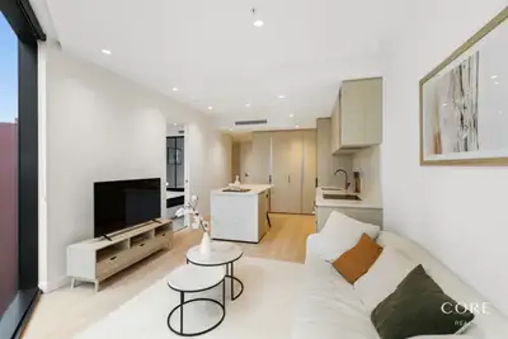 Melbourne 1房 Sapphire地标设计 落地窗市景 高端电器 书房灵活 Resort设施 邻Carlton Gardens 便捷交通 Sophisticated City Living in a Landmark Address