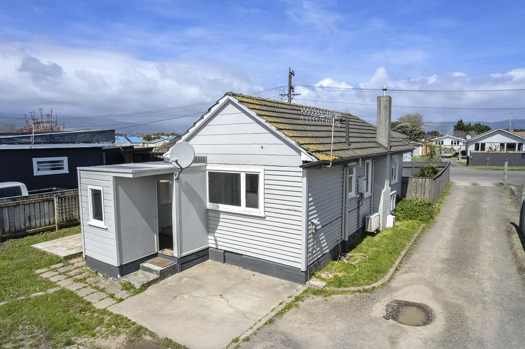 Otaki 2બેડરૂમ Great Location, Genuine Opportunity