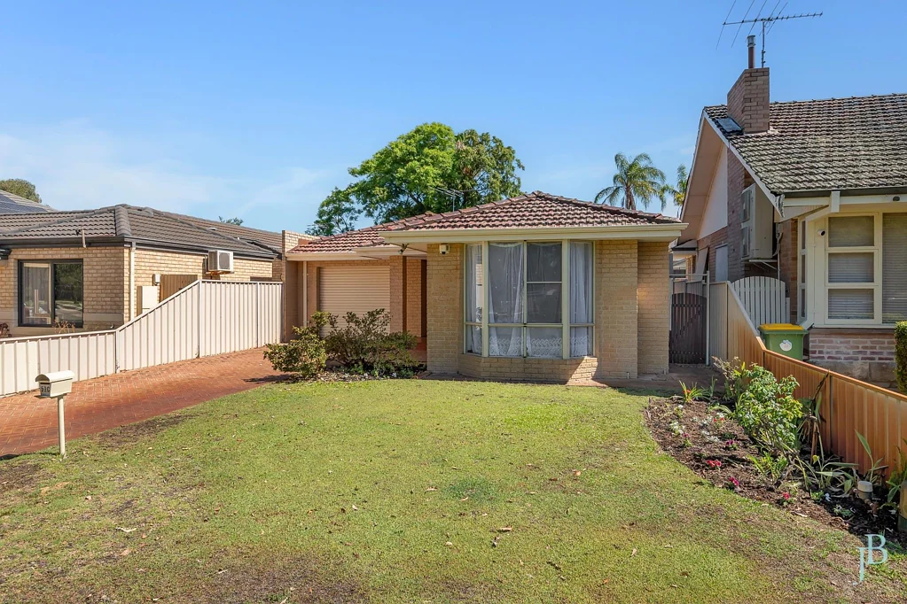 52C Henley Street, Como, WA 6152