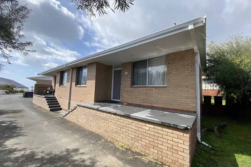 LOCK & LEAVE UNIT WITH OCEAN VIEWS