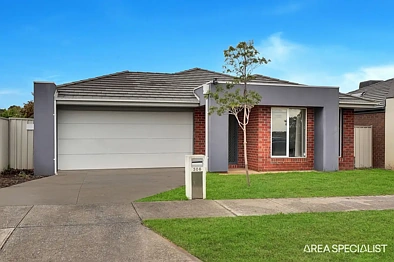 Brookfield 4Kwarto THE BRIEF: Spacious Family Living in a Prime Brookfield Location