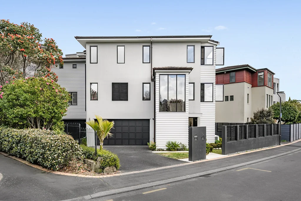 Remuera 3 Bedroom Almost 30 Years Loved. Your Next Chapter.