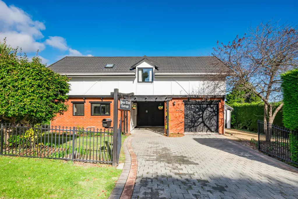 Waikanae 3 Bedroom Pear Tree Cottage - A Gem with Charm & Flexibility