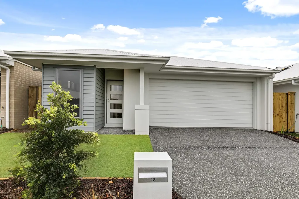 Modern, Low Maintenance Living in Banya