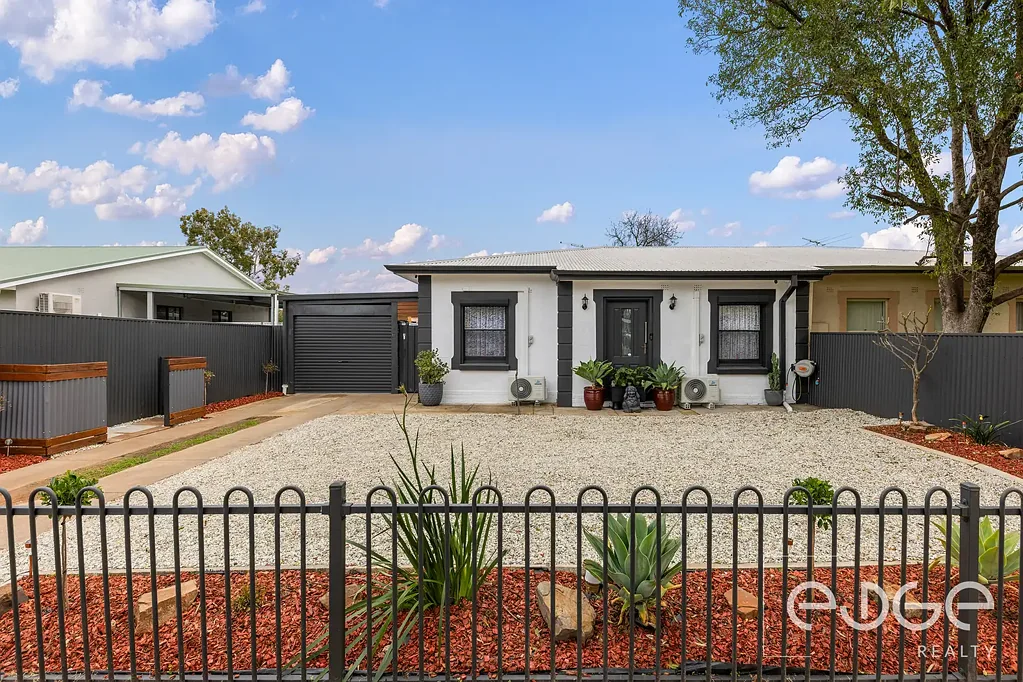 Elizabeth South 2ਬੈੱਡਰੂਮ Stylish Maisonette with Timeless Appeal!