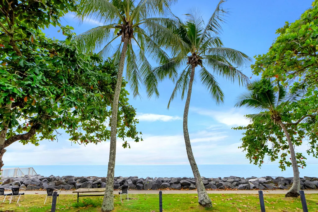147 O'Shea Esplanade, Machans Beach, QLD 4878
