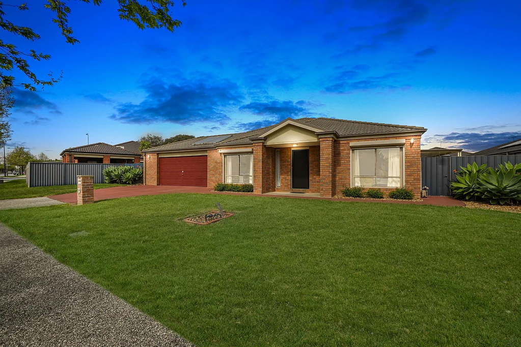 76 Shearwater Drive, Pakenham, VIC 3810