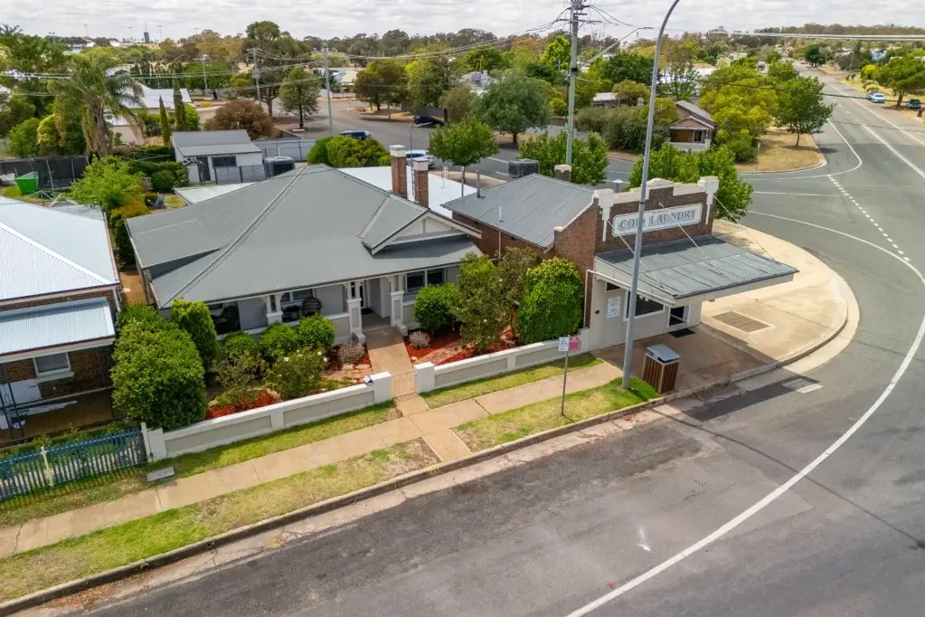Temora 3Zimmer Rare Opportunity - Work From Home at Temora Coin Laundry!