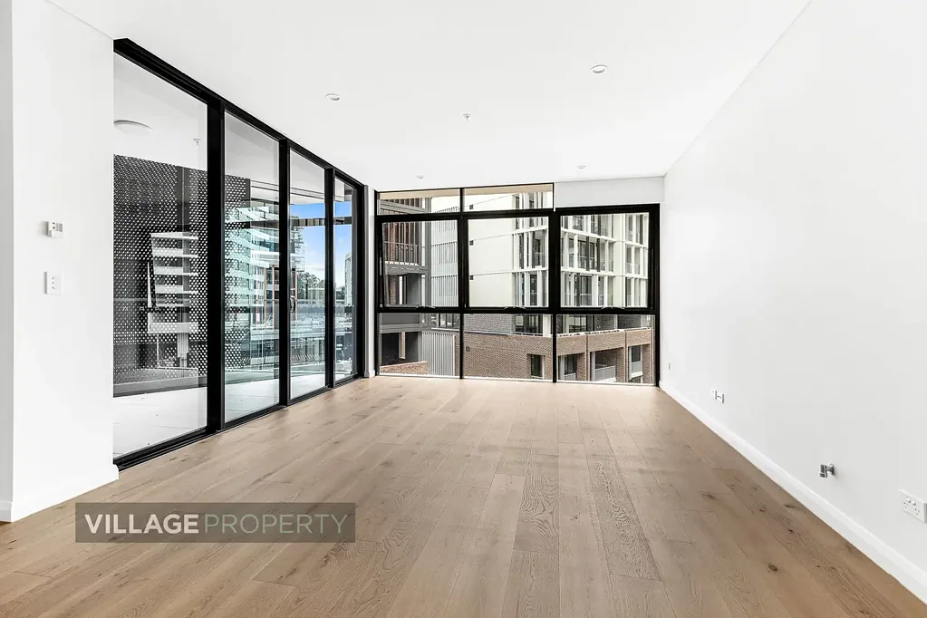 Spacious Apartment Located In The Ultimate Convenience - Proximity, Rouse Hill