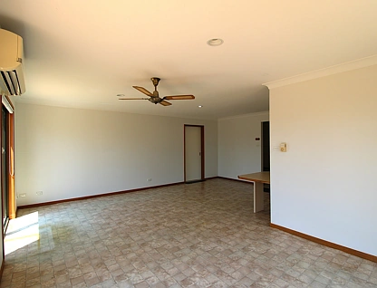 10 Caroola Parade, North Nowra, South Coast, 3 कमरे, 2 बाथरूम, House