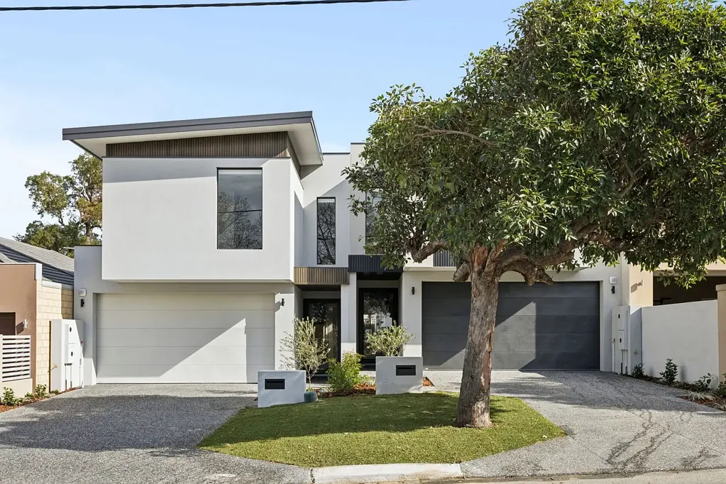 Yokine 4房  JUST LISTED - Choice of Two!