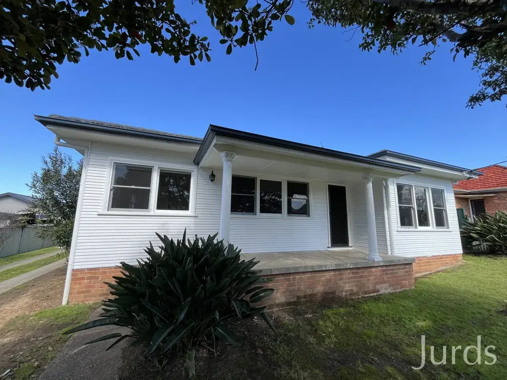 CHARMING LIGHT-FILLED HOME IN SOUGHT-AFTER HOSPITAL HILL