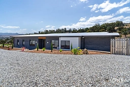 4 Redside Drive, Brighton