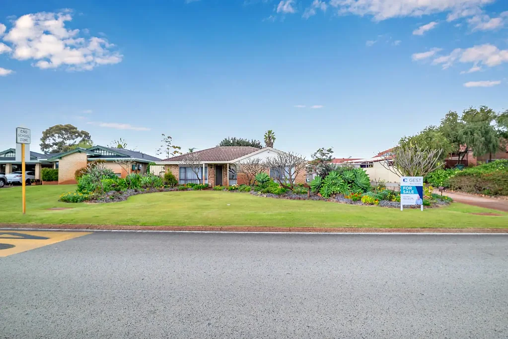 18 Pelican Parade, Ballajura, WA 6066