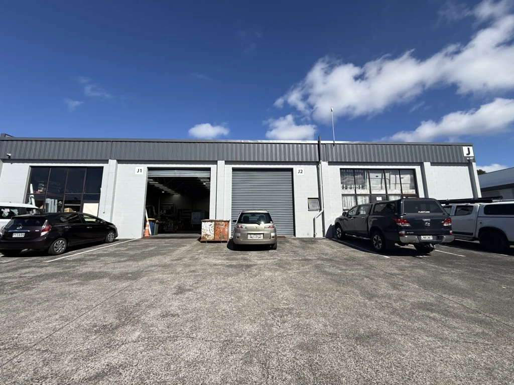 Henderson High Profile Corner Keeling Road Unit