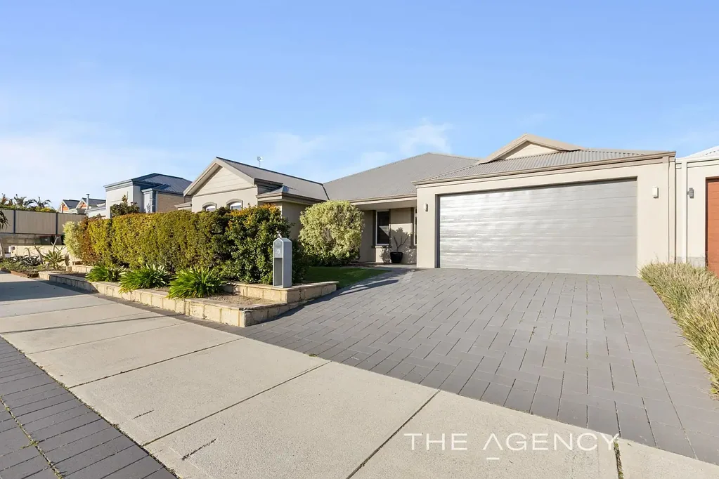 Tapping 5房  Spacious 5-Bed, 2-Bath Home in Tapping – Secure Income & Future Lifestyle