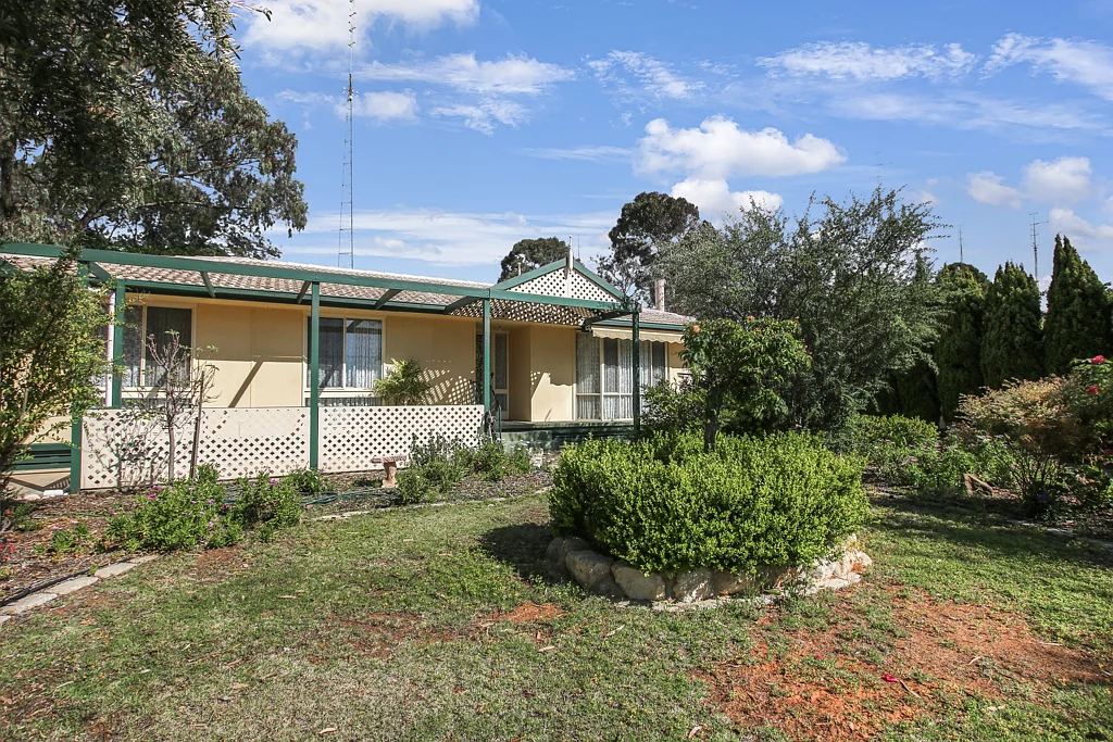 10 Strangman Road, Waikerie, SA 5330