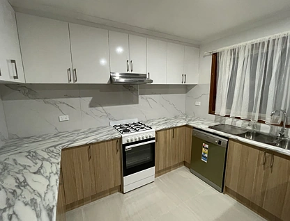 1/12 Bennett Street, Sunshine West, Western Melbourne, 5 Schlafzimmer, 2 Badezimmer, House