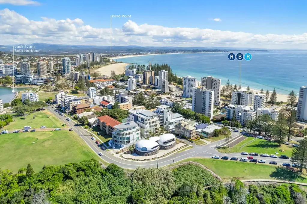 Coolangatta 2房  Modern Beachside Getaway with Captivating Ocean Views