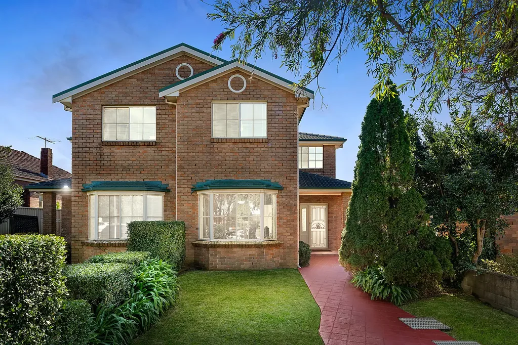 Sans Souci 4房 宽敞四卧主卧套朝北庭院近Supabarn学校公园 Torrens Title Haven with Sunny North-Facing Yard