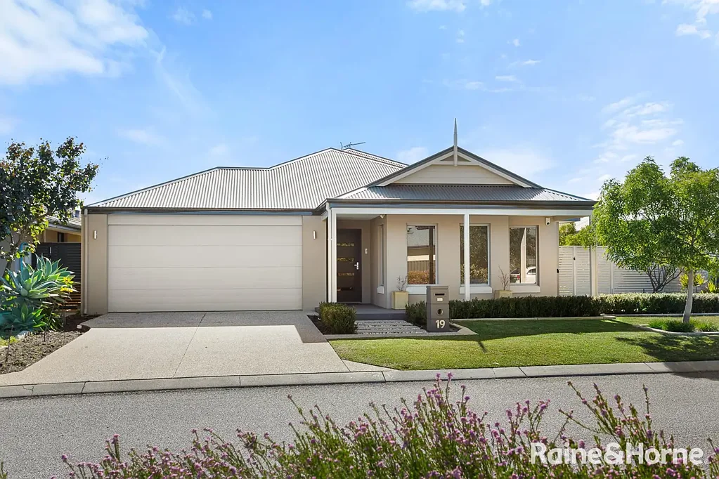 Landsdale 4房  Timeless Elegance in a Highly Desirable Address