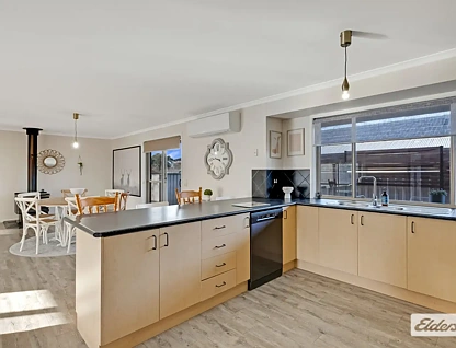 28 Pell Street, Howlong, NSW 2643, 5 chambres, 2 salles de bain, House