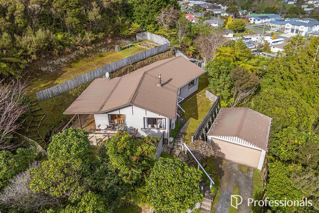 Stokes Valley 3Zimmer Beautifully Presented With Views And Decks