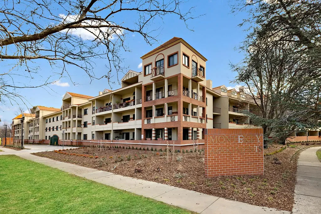 Reid 1 Bedroom Charming City-Fringe Living