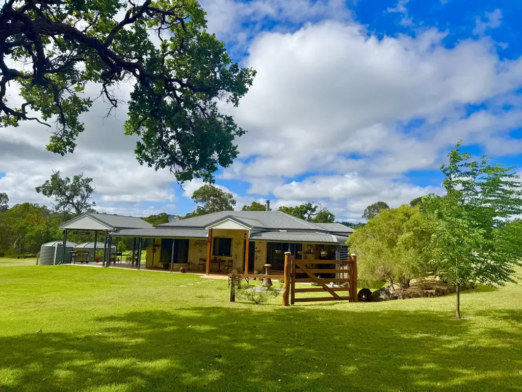881 New England Highway, Yarraman, QLD 4614