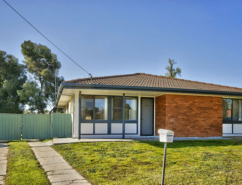 18 Ballantyne Crescent, Deniliquin, Murray, 3 chambres, 1 salles de bain, House