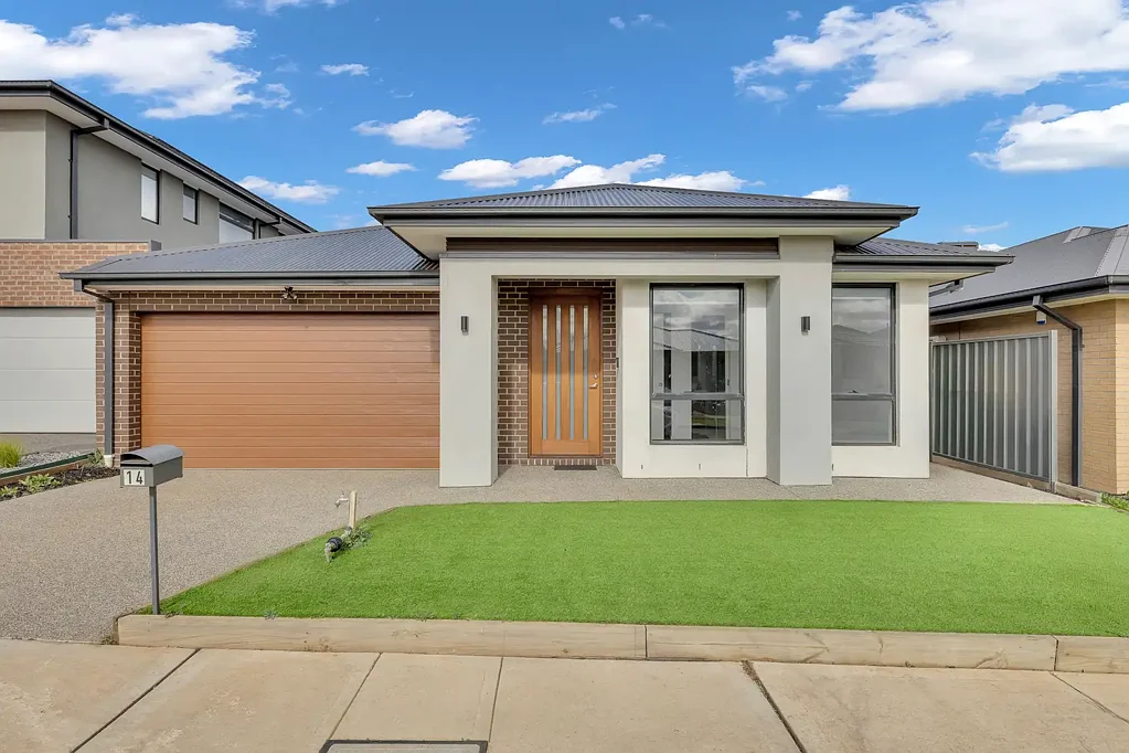 Modern Family Home with Spacious Four Bedrooms!!