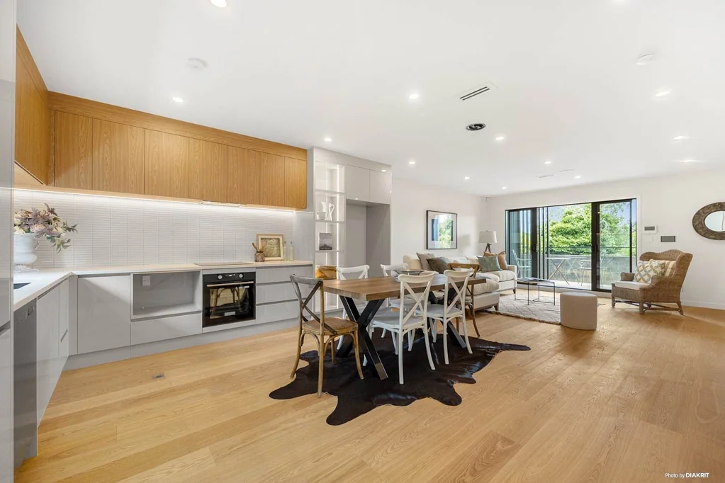 Epsom 4房  Urgent Sale! Modern Luxury in the Heart of Epsom