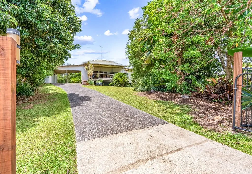 52 Dunkalli Cres, Wongaling Beach, QLD 4852