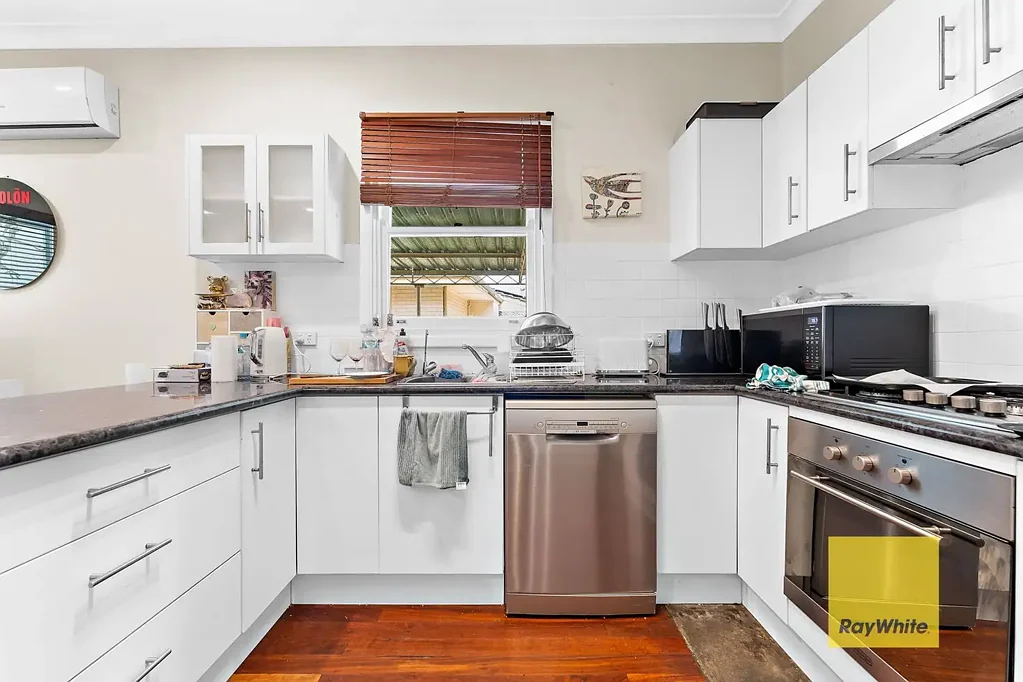 21 Crellin Way, Cloverdale, WA 6105