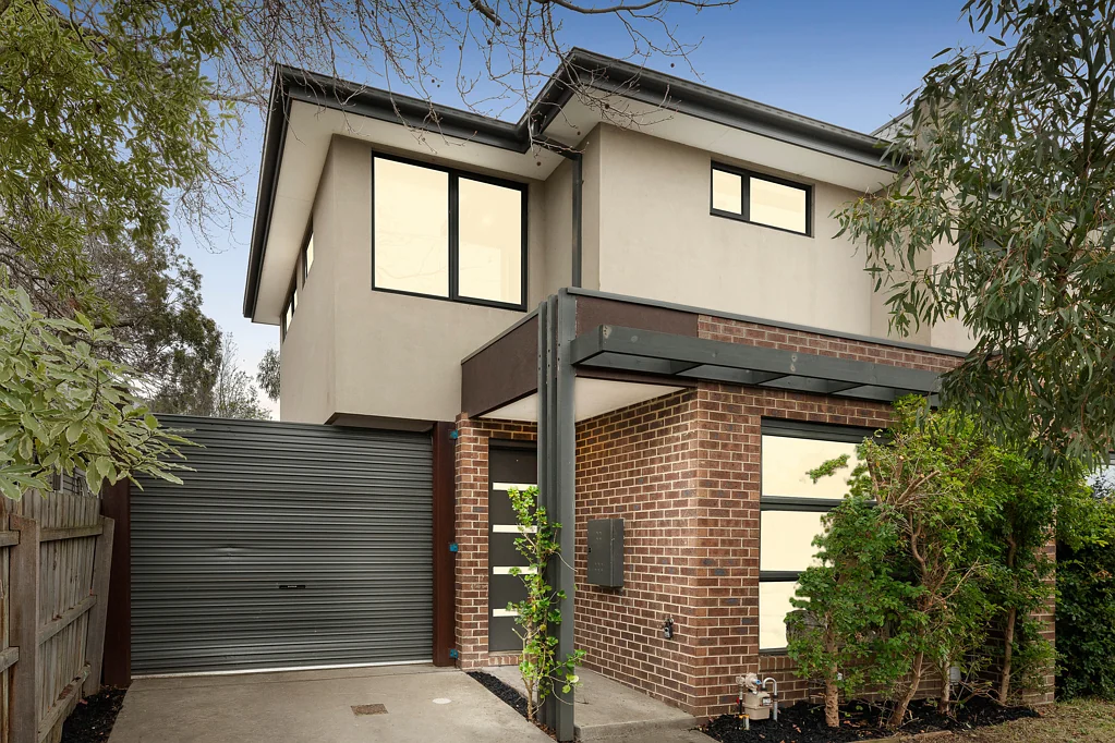 Clayton 3Kwarto Modern Comfort with Space and Convenience