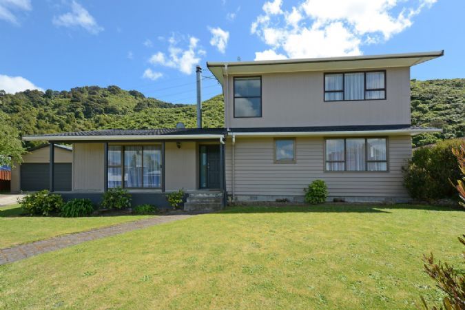 8 Utah Grove, Totara Park, Upper Hutt, 5 Schlafzimmer, 2 Badezimmer