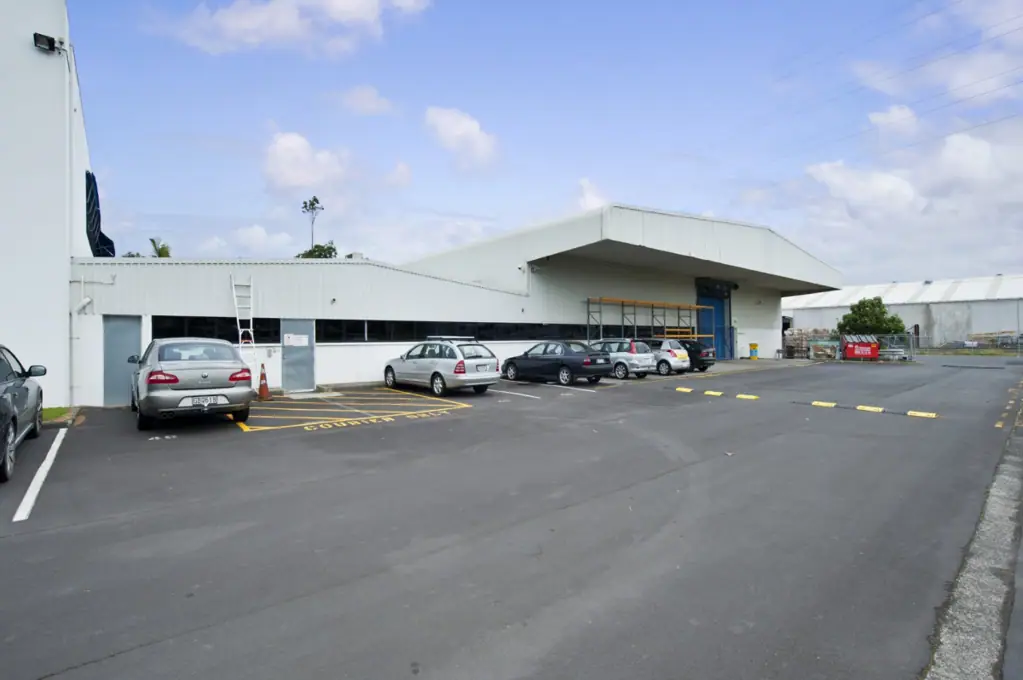 Onehunga Centrally Located and Highly Affordable Warehouse